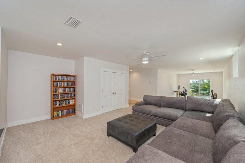 508 Harborview Circle Niceville, FL 32578 - Photo 43 of 60 a living room with furniture and natural light