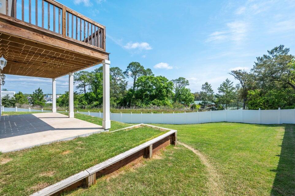508 Harborview Circle Niceville, FL 32578 - Photo 60 of 60 a view of a backyard with swimming pool