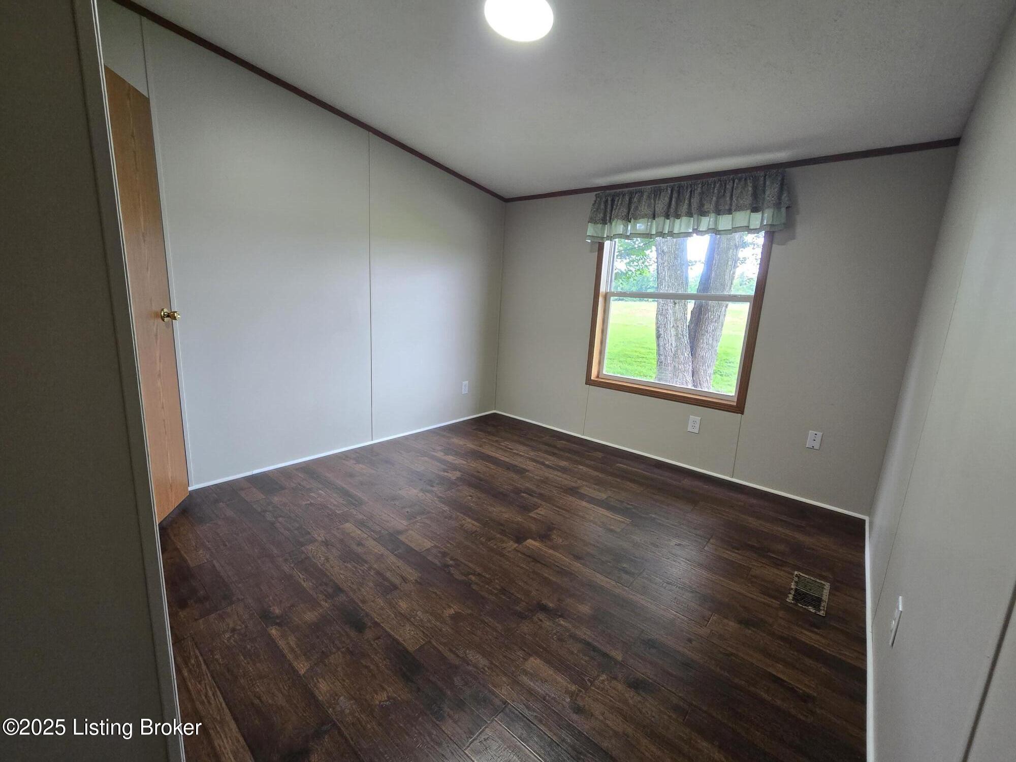 2131 Ridge Road Shepherdsville, KY 40165 - Photo 21 of 51 20250608_104916