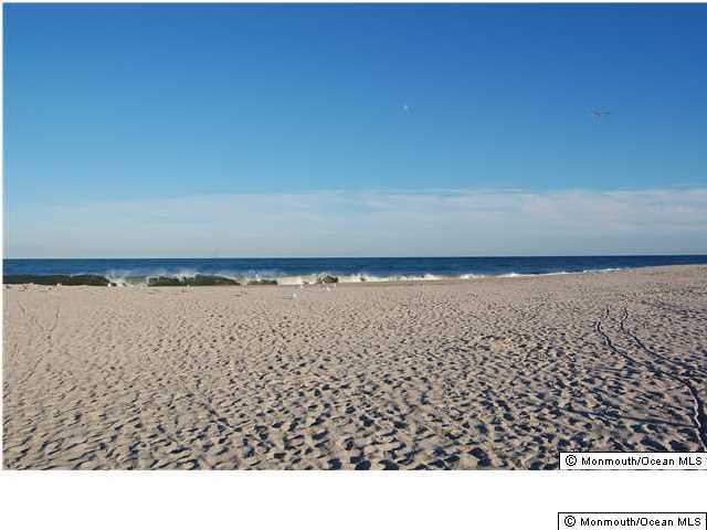 25 Buckingham Road Brick, NJ 08723 - Photo 11 of 11 a view of city and ocean