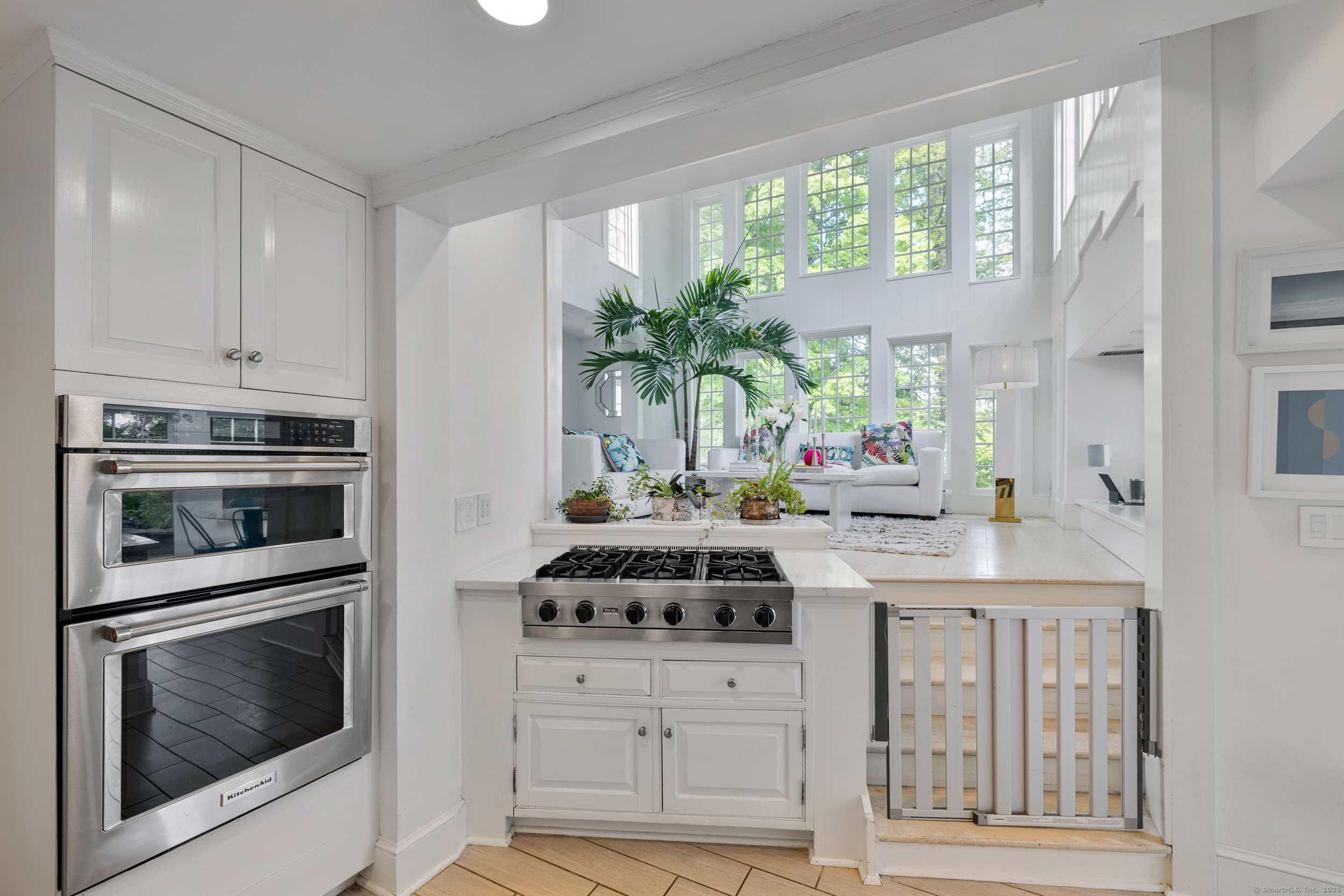 467 Laurel Road New Canaan, CT 06840 - Photo 12 of 32 Gallery Image 12
