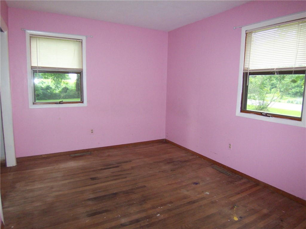 934 County Road 7 Manchester, NY 14432 - Photo 13 of 26 First floor bedroom