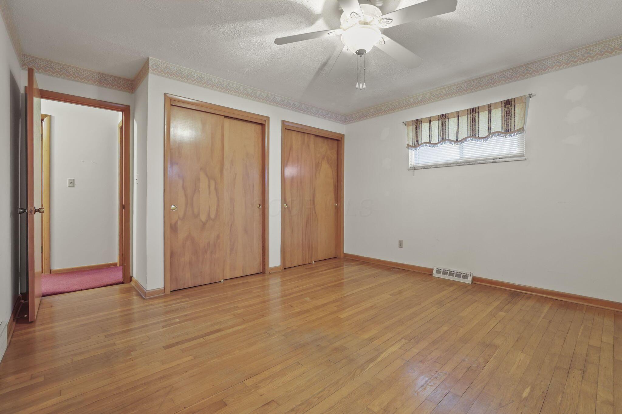 5680 Biggert Road London, OH 43140 - Photo 8 of 33 Large Closets