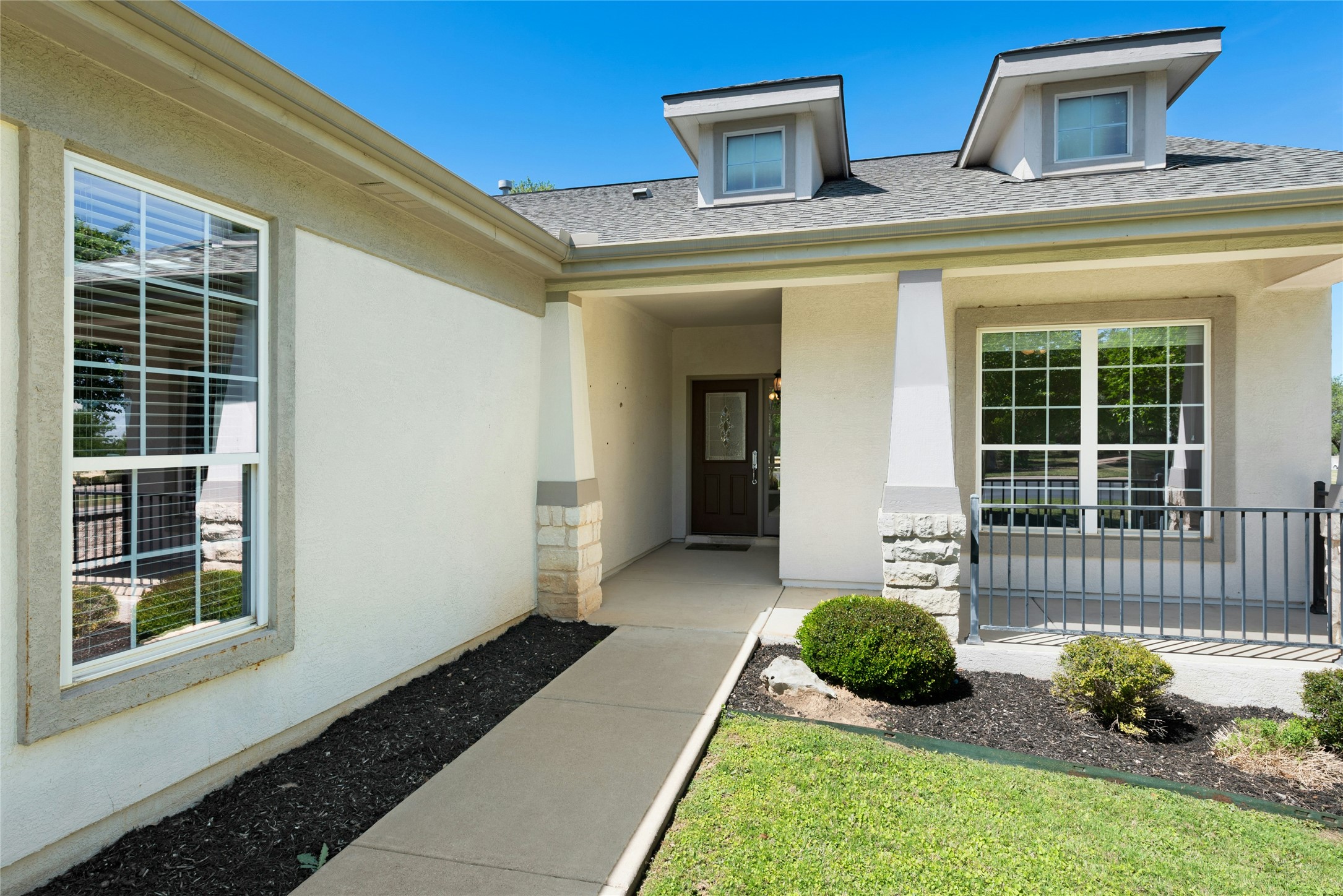 405 Fieldstone Drive Georgetown, TX 78633 - Photo 2 of 32