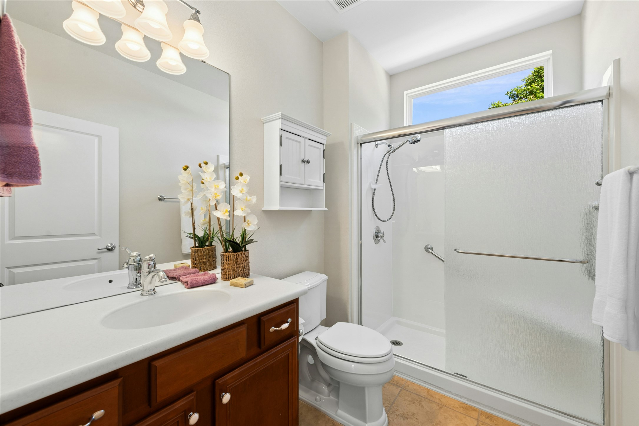 405 Fieldstone Drive Georgetown, TX 78633 - Photo 24 of 32 Guest bath