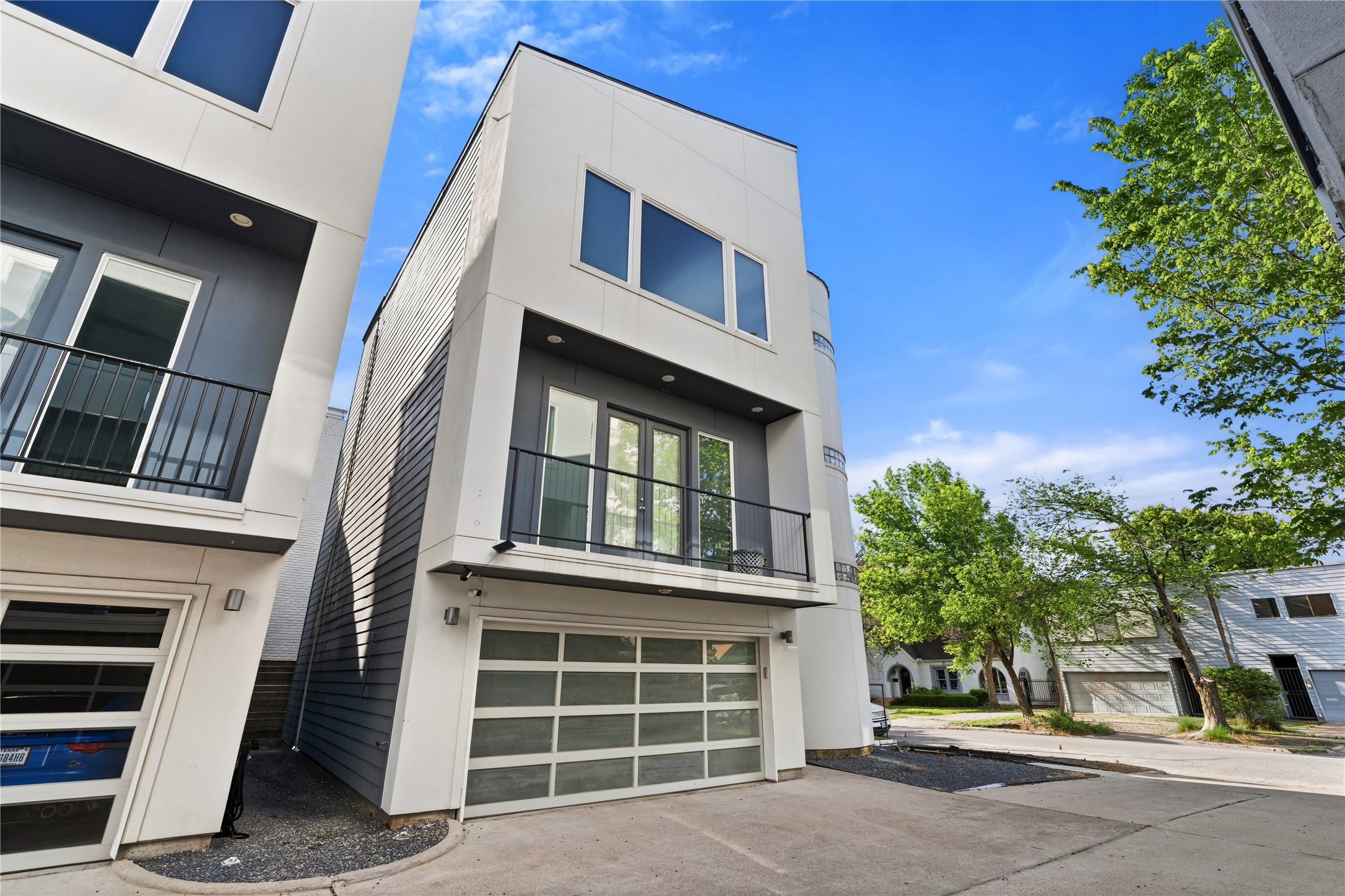 2025 Colquitt Street, Unit A Houston, TX 77098 - Photo 2 of 40 a front view of a house with a yard