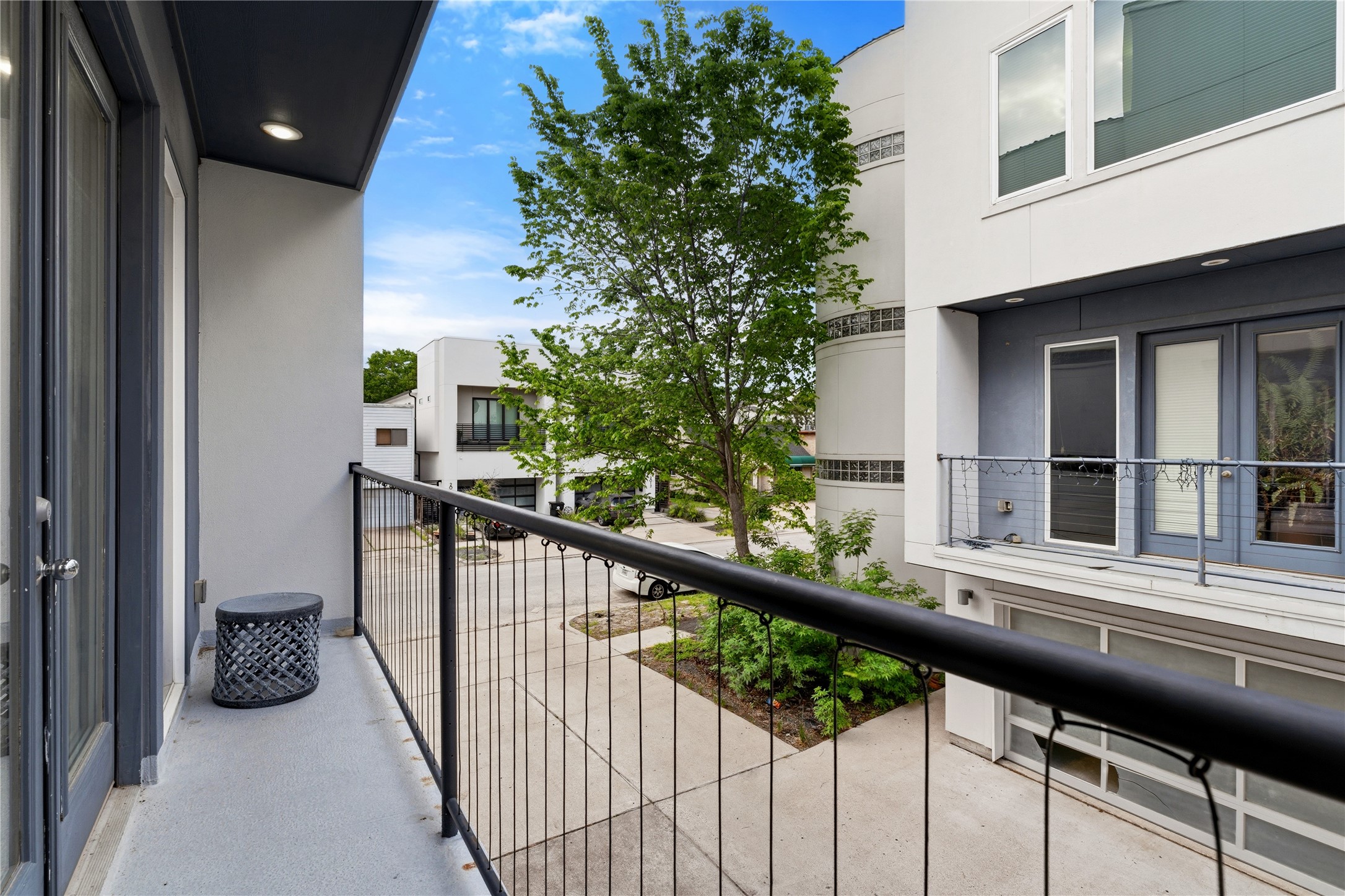 2025 Colquitt Street, Unit A Houston, TX 77098 - Photo 37 of 40 a view of balcony with furniture