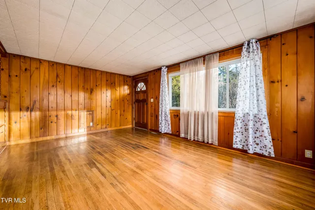 $184,500 | 722 Beidleman Creek Road, Bristol, TN 37620