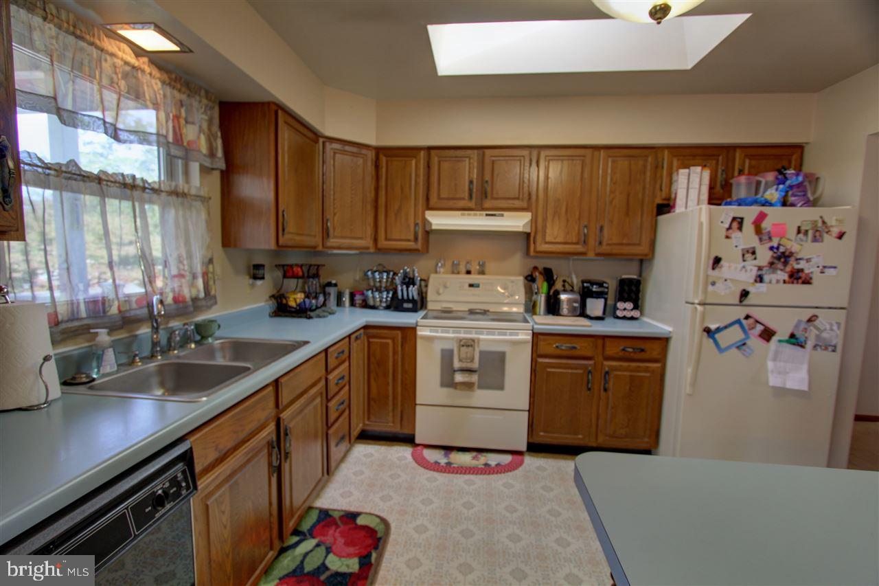 121 Litchfield Road Harrisburg, PA 17112 - Photo 5 of 20 Gallery Image 5