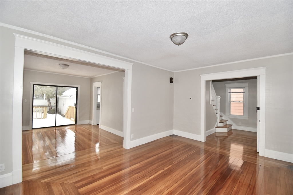 34 Castle Street Springfield, MA 01118 - Photo 16 of 39