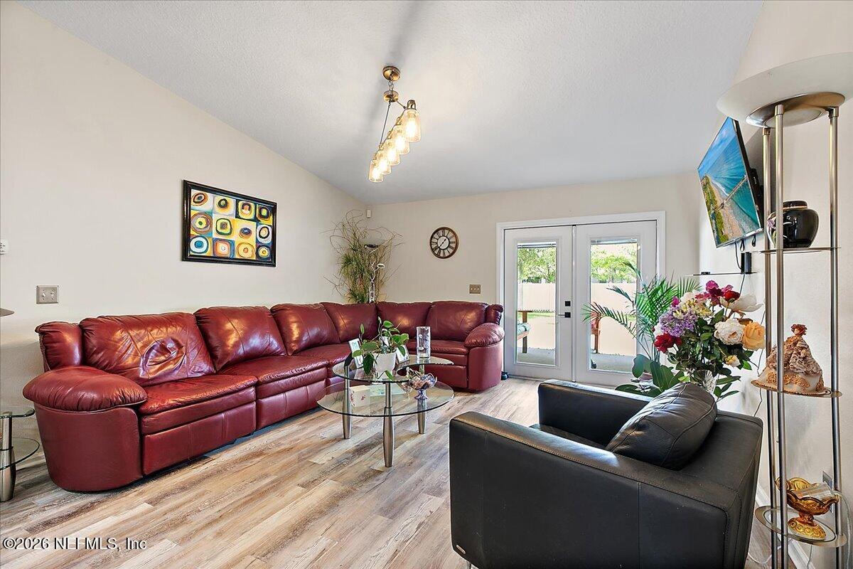 51 South Twin Maple Road St. Augustine, FL 32084 - Photo 5 of 21 05-Living Room