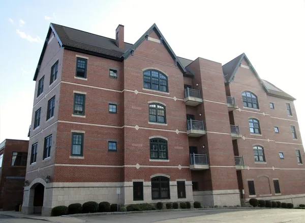 $4,200 | 10 Winchester Place, Unit 102, Winchester, MA 01890