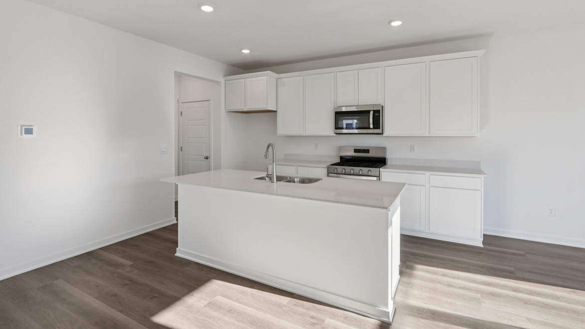 7122 Oakmont Road Racine, WI 53403 - Photo 3 of 36