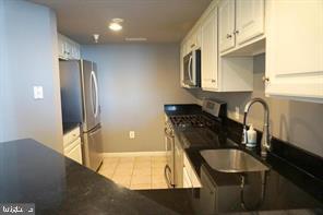11710 Old Georgetown Road, Unit 630 North Bethesda, MD 20852 - Photo 15 of 30 Kitchen with granite countertops