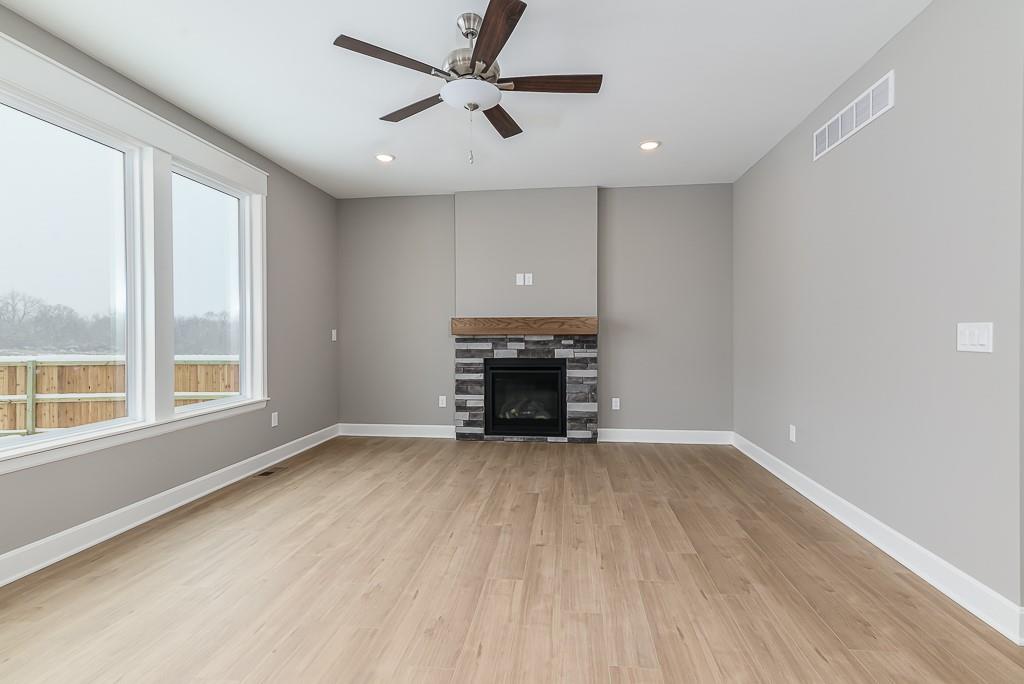 1530 North 157th Lane Basehor, KS 66007 - Photo 3 of 22