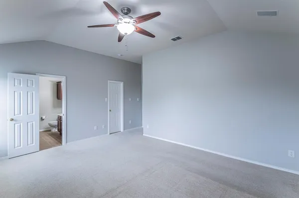 $322,900 | 309 Broken Arrow Lane, Krum, TX 76249
