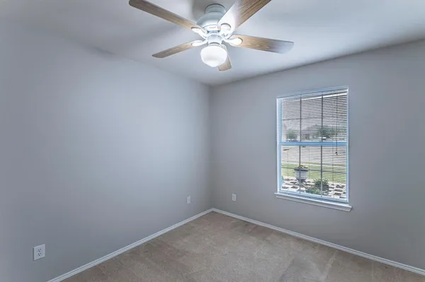 $322,900 | 309 Broken Arrow Lane, Krum, TX 76249