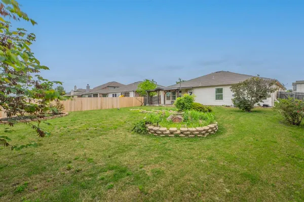 $322,900 | 309 Broken Arrow Lane, Krum, TX 76249