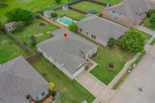 $322,900 | 309 Broken Arrow Lane, Krum, TX 76249