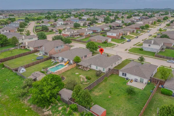 $322,900 | 309 Broken Arrow Lane, Krum, TX 76249