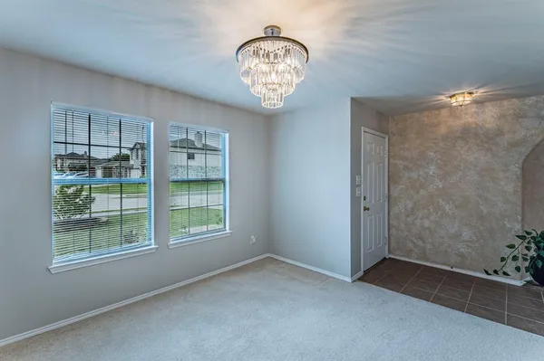 $322,900 | 309 Broken Arrow Lane, Krum, TX 76249