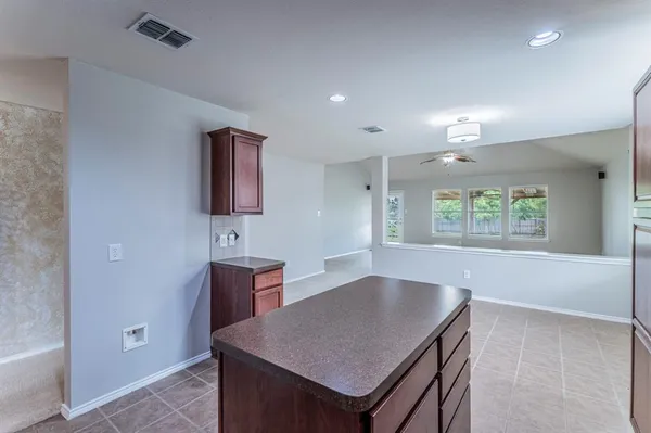 $322,900 | 309 Broken Arrow Lane, Krum, TX 76249