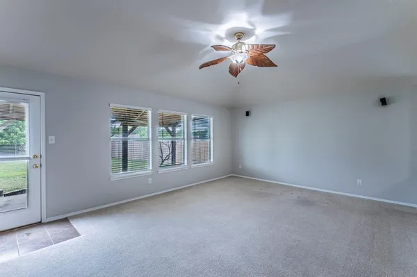 $322,900 | 309 Broken Arrow Lane, Krum, TX 76249
