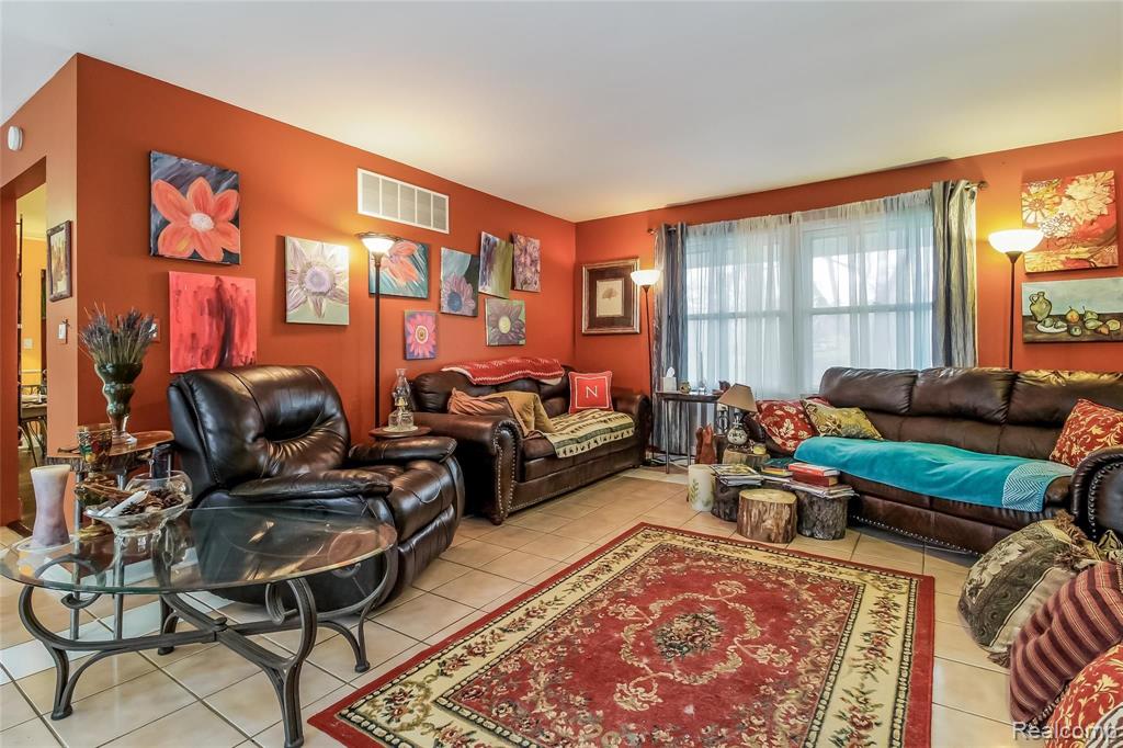 2675 Dutton Road Rochester Hills, MI 48306 - Photo 14 of 42