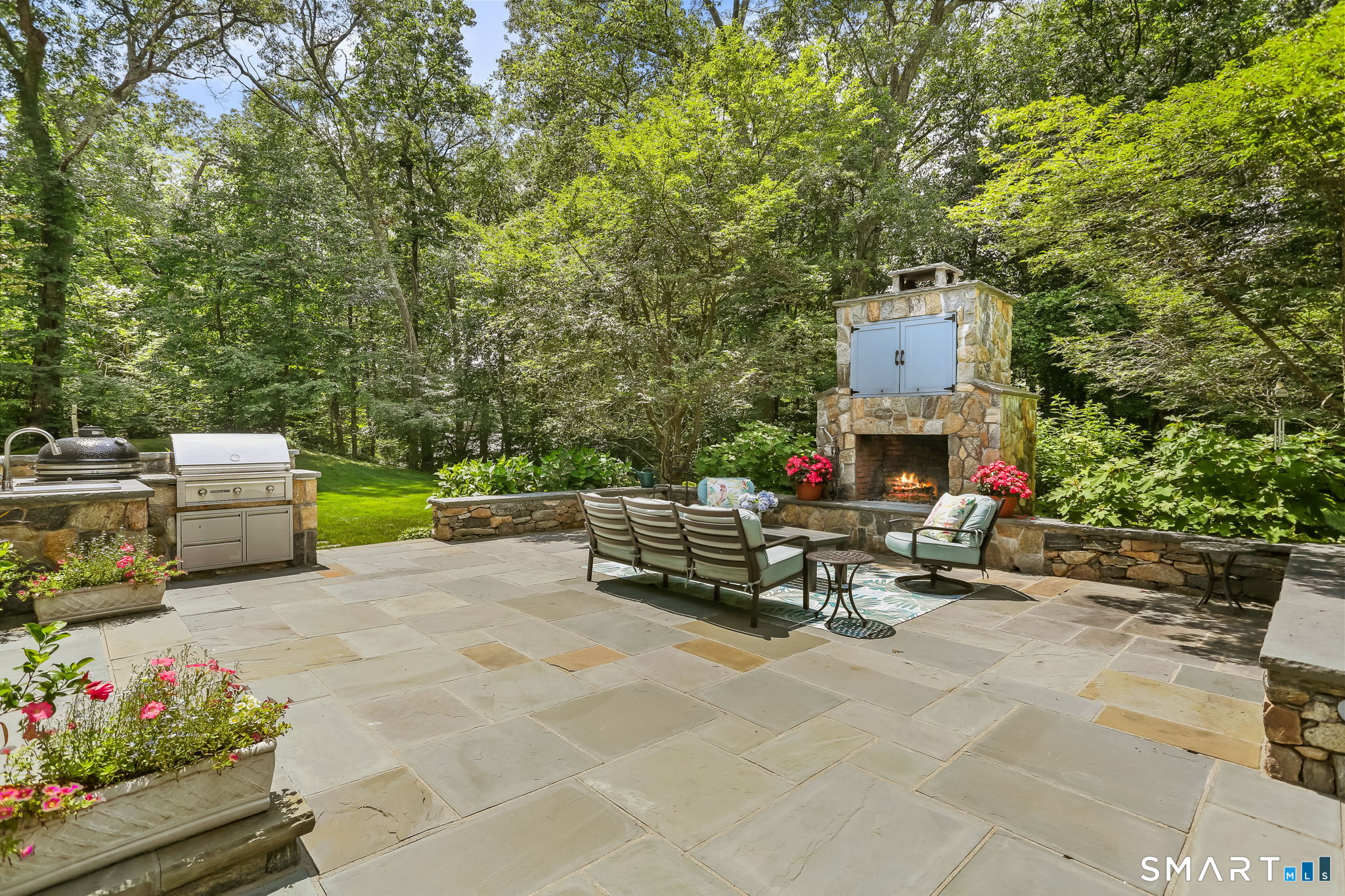 96 Weed Street New Canaan, CT 06840 - Photo 3 of 40