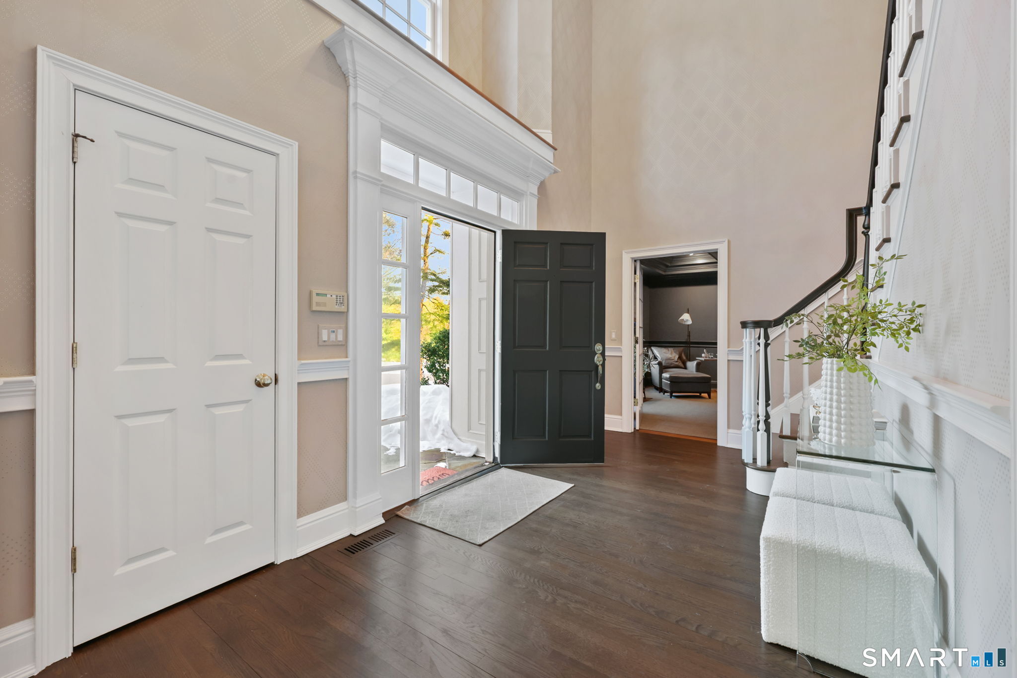 96 Weed Street New Canaan, CT 06840 - Photo 9 of 40