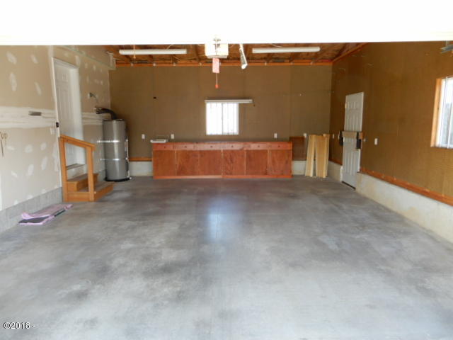 3895 Summit Ridge Circle Depoe Bay, OR 97341 - Photo 3 of 18 2 car garage