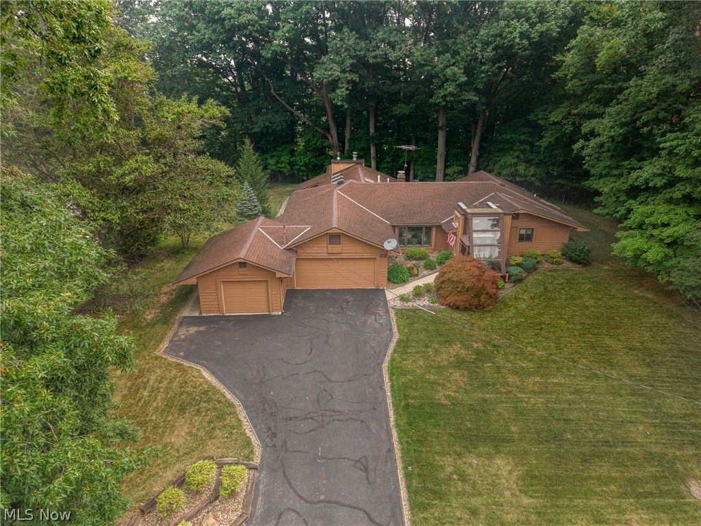 662 Barrett Road Berea, OH 44017 - Photo 2 of 36 Gallery Image 2