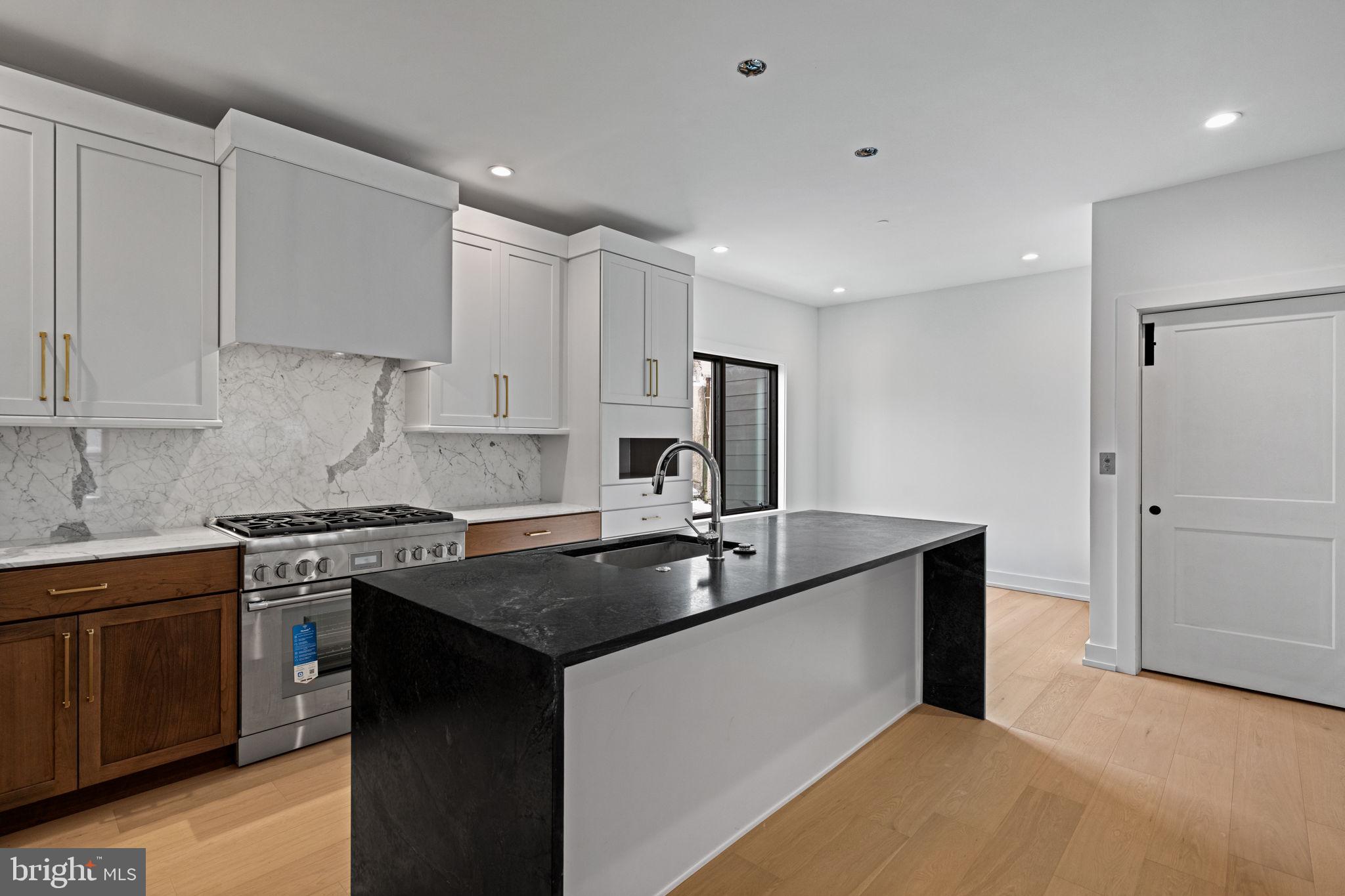 706 Latona Street, Unit G Philadelphia, PA 19147 - Photo 9 of 25