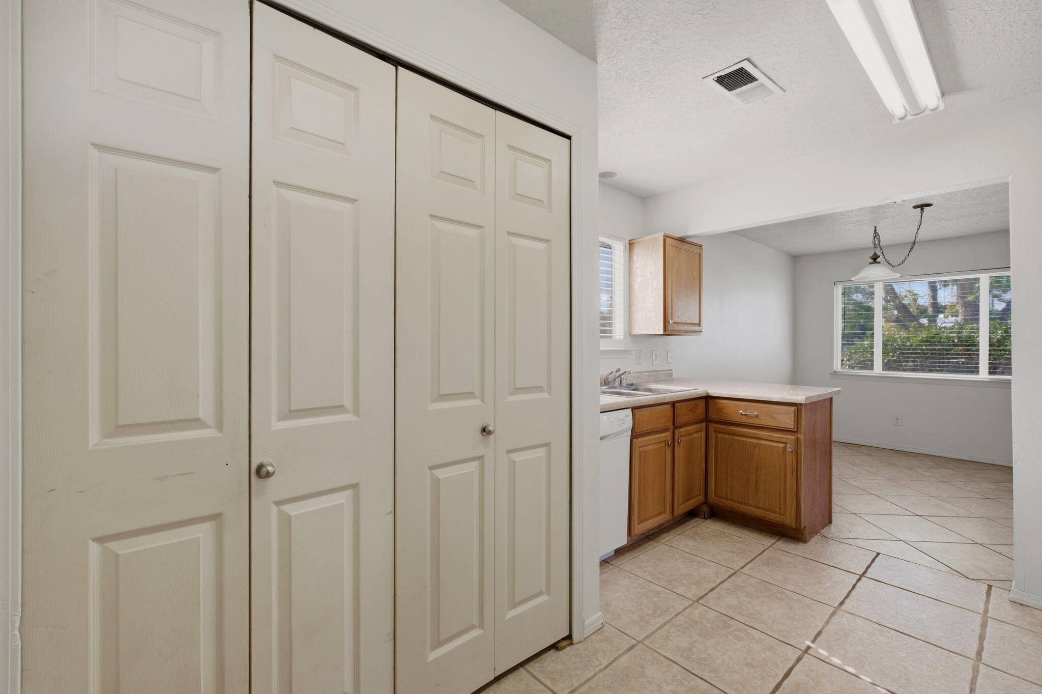 9329 Shoshone Road Northeast Albuquerque, NM 87111 - Photo 17 of 39 Gallery Image 17