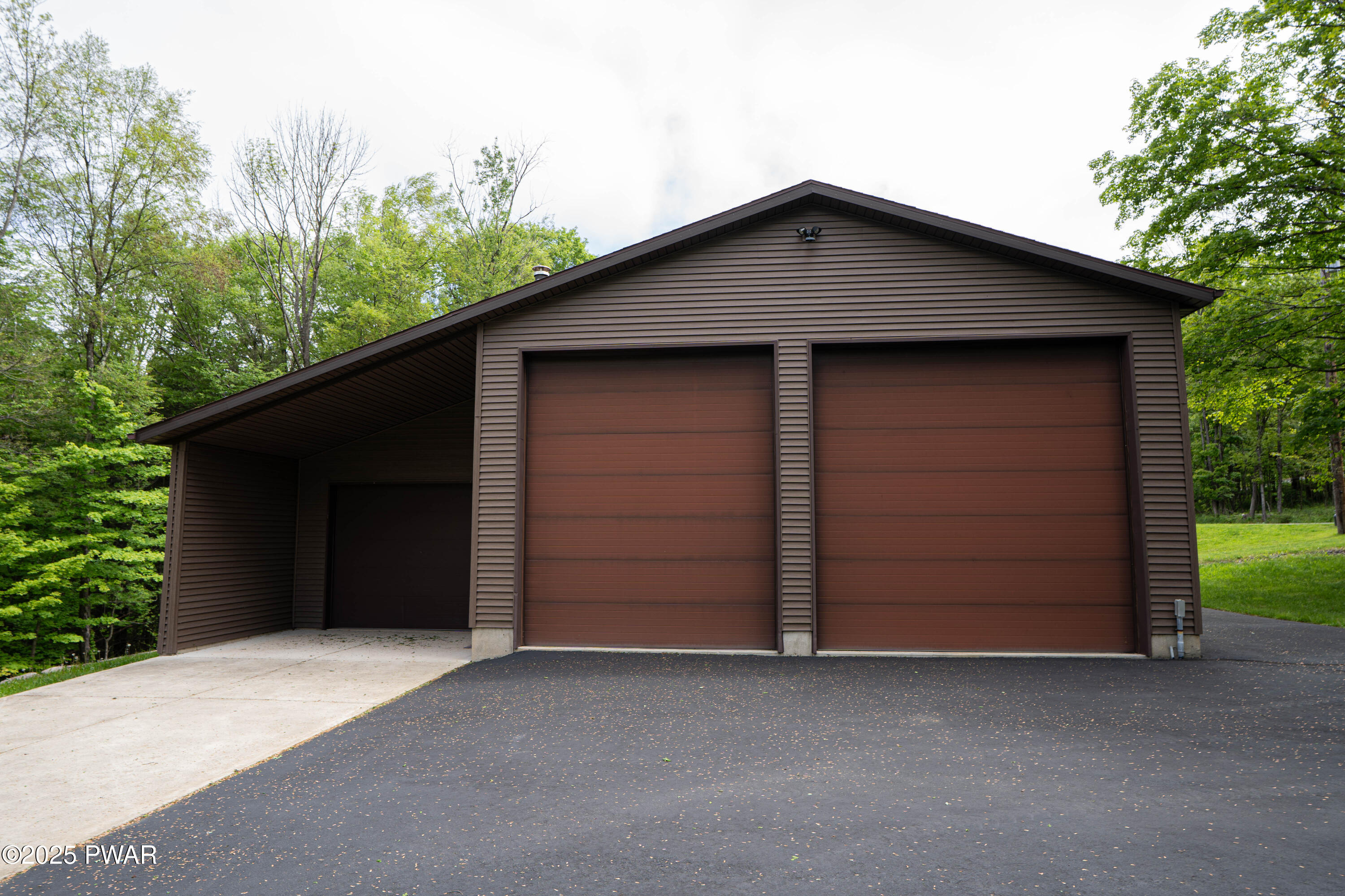 1111 Advent Road Lake Ariel, PA 18436 - Photo 5 of 87