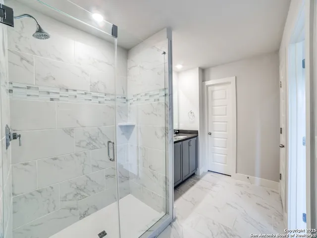 $2,150 | 16011 Babcock Road, Unit 12, San Antonio, TX 78255