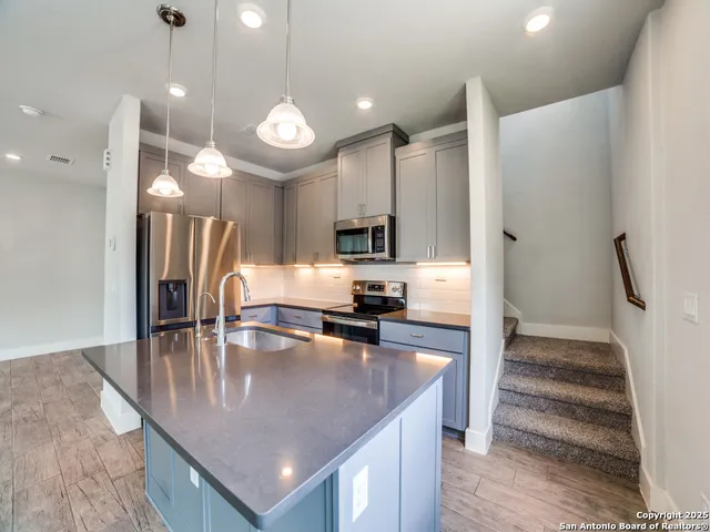 $2,150 | 16011 Babcock Road, Unit 12, San Antonio, TX 78255