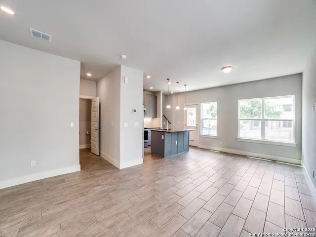 $2,150 | 16011 Babcock Road, Unit 12, San Antonio, TX 78255