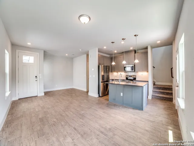 $2,150 | 16011 Babcock Road, Unit 12, San Antonio, TX 78255