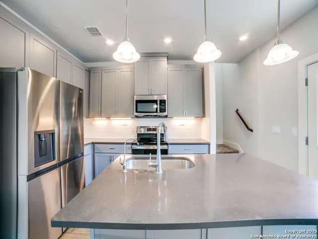 $2,150 | 16011 Babcock Road, Unit 12, San Antonio, TX 78255