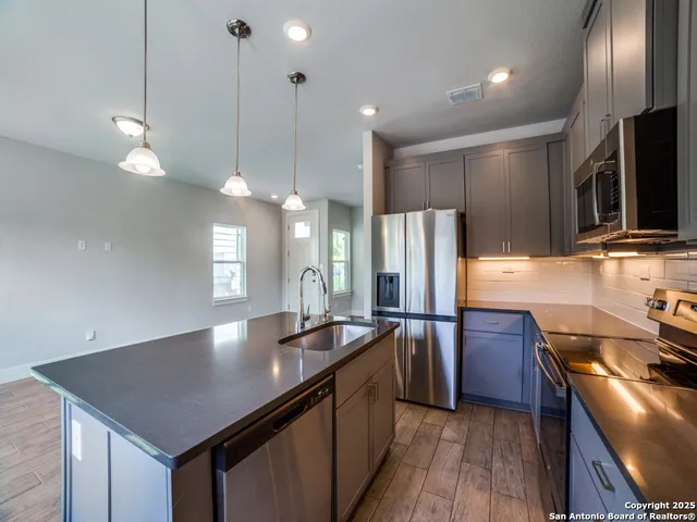 $2,150 | 16011 Babcock Road, Unit 12, San Antonio, TX 78255