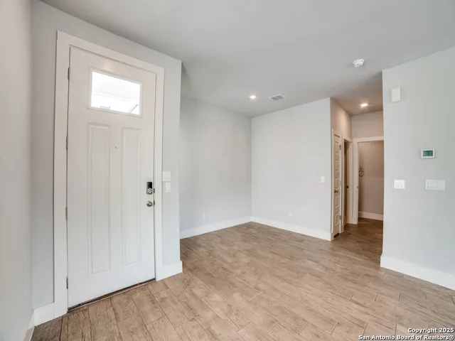 $2,150 | 16011 Babcock Road, Unit 12, San Antonio, TX 78255