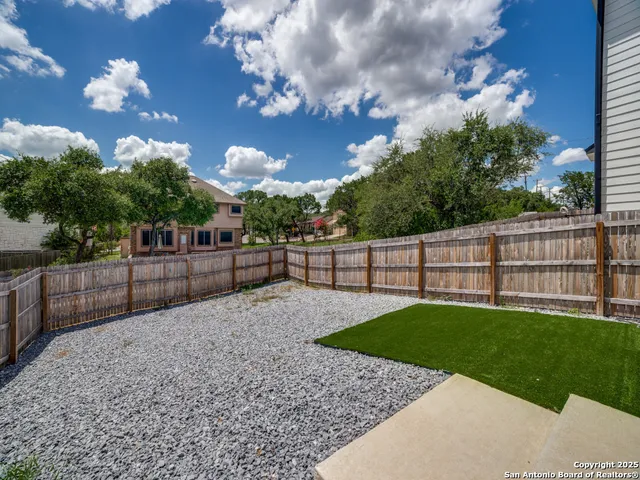 $2,150 | 16011 Babcock Road, Unit 12, San Antonio, TX 78255