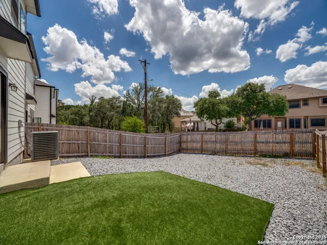 $2,150 | 16011 Babcock Road, Unit 12, San Antonio, TX 78255