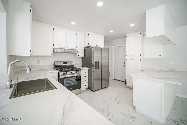 $845,000 | 22949 Sycamore Creek Drive, Valencia, CA 91354