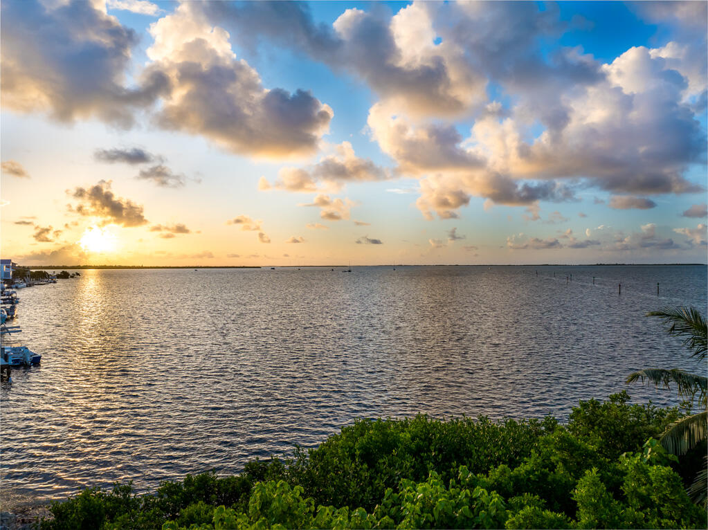 Dominica Lane Summerland Key, FL 33042 - Photo 4 of 12 Sunset Views
