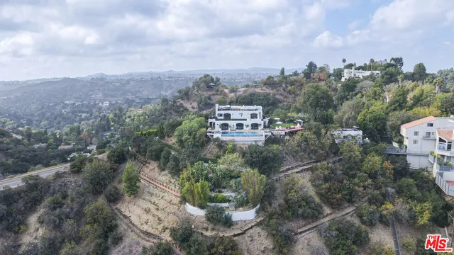 an aerial view of a tennis court