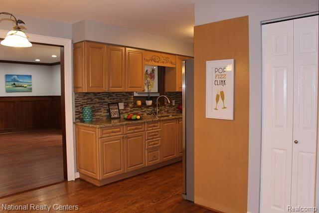 2408 Eastern Avenue Rochester Hills, MI 48307 - Photo 7 of 22