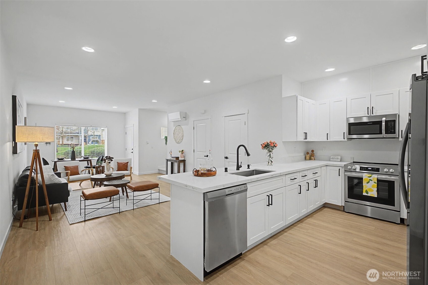 4755 Court R Tacoma, WA 98404 - Photo 3 of 16