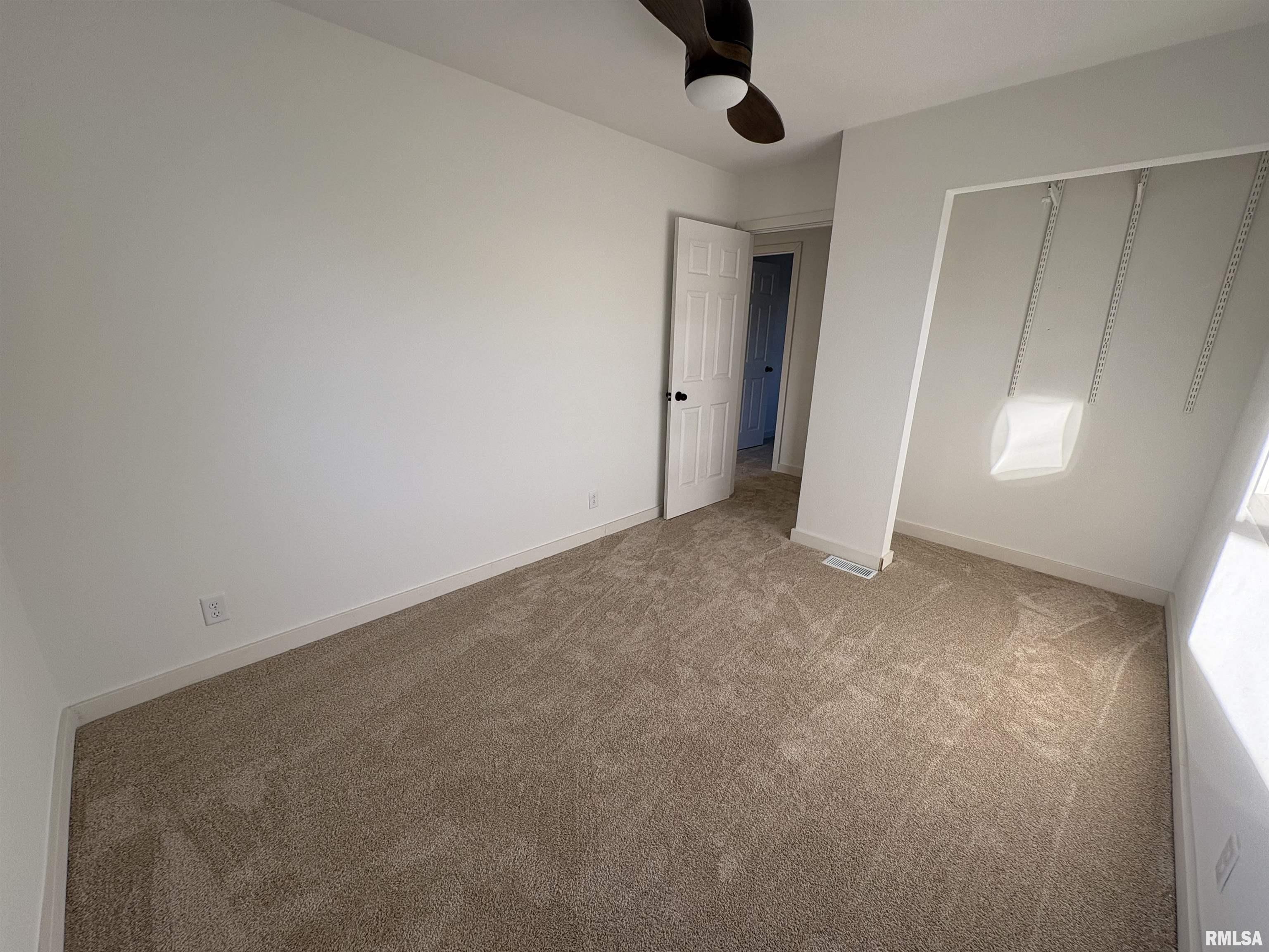 3305 Selmaville Road Salem, IL 62881 - Photo 13 of 17